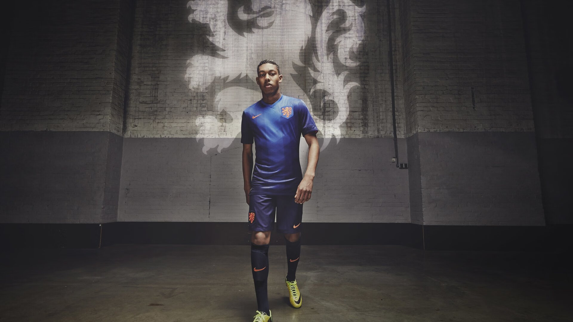 保利娜·普费夫完美入水赢得喝彩，保加利亚普罗夫迪夫音乐舞蹈美术学院