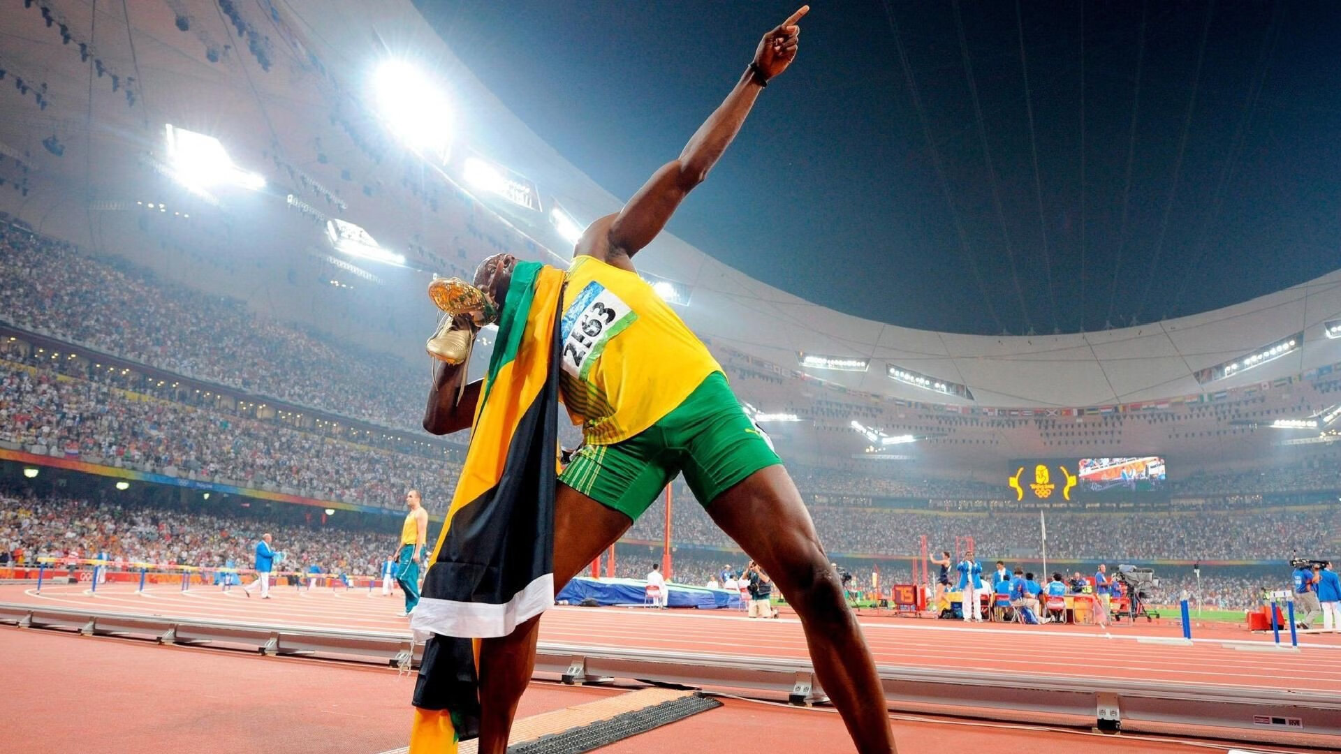 全黑队的强大防守与精准传球，使其在比赛中始终保持领先，全黑队服